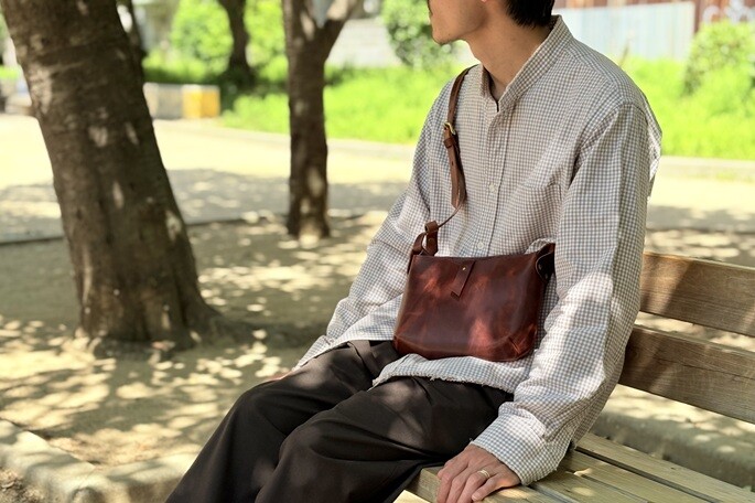 -Latch Shoulder Bag- 愛着が湧く 「自分だけの鞄」