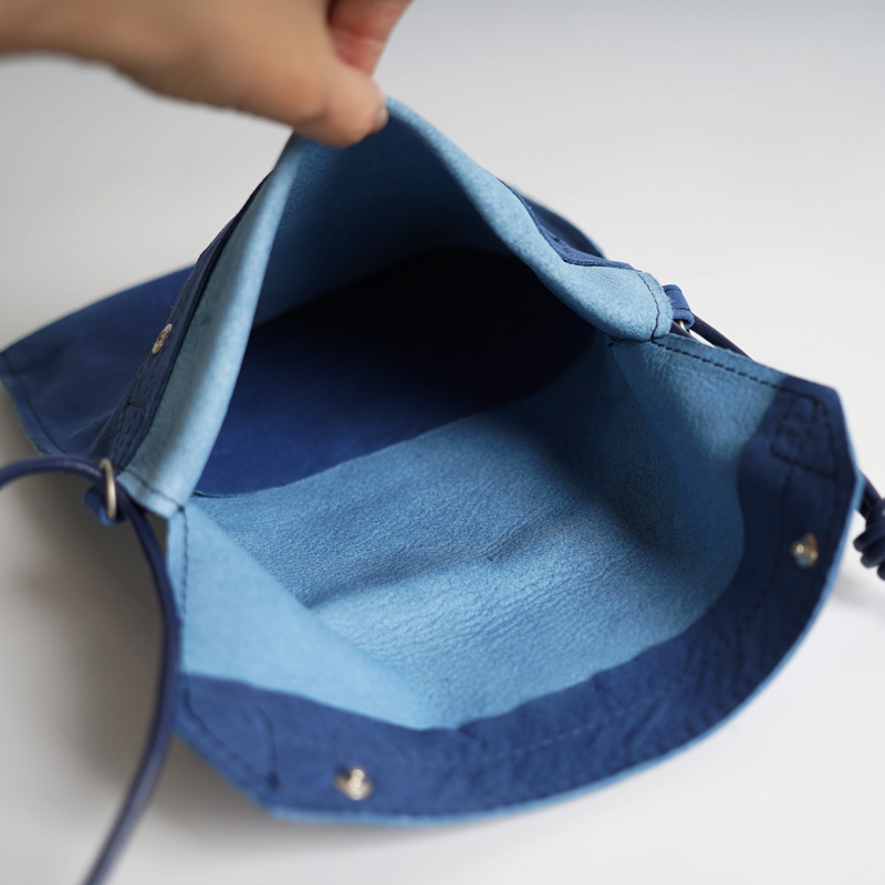 藍染め Deer Nubuck-Gasmask Shoulder Bag-