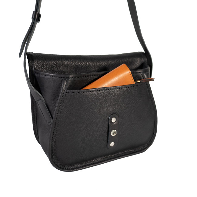 fino cartridge shoulder bag M | SLOW – スロウ 公式ECサイト | 革製 