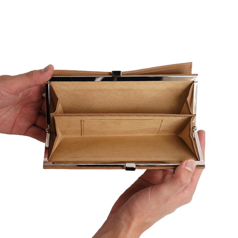 Goat-Clasp Long Wallet-