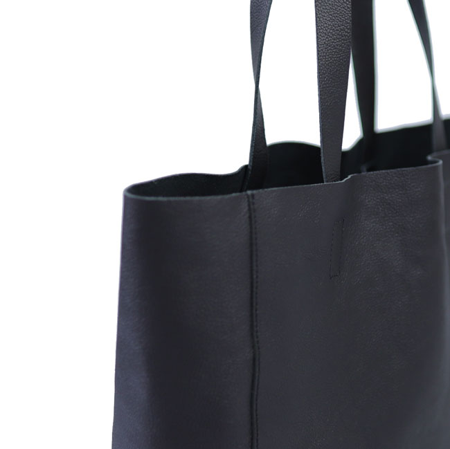 embossing tote bag M（5月下旬再入荷予定）