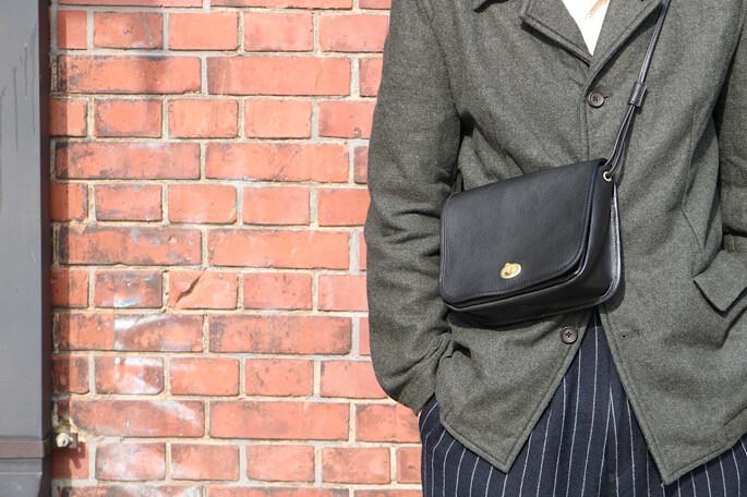 BONO Shoulder series　「冬の装いを静かに引き立てる鞄」